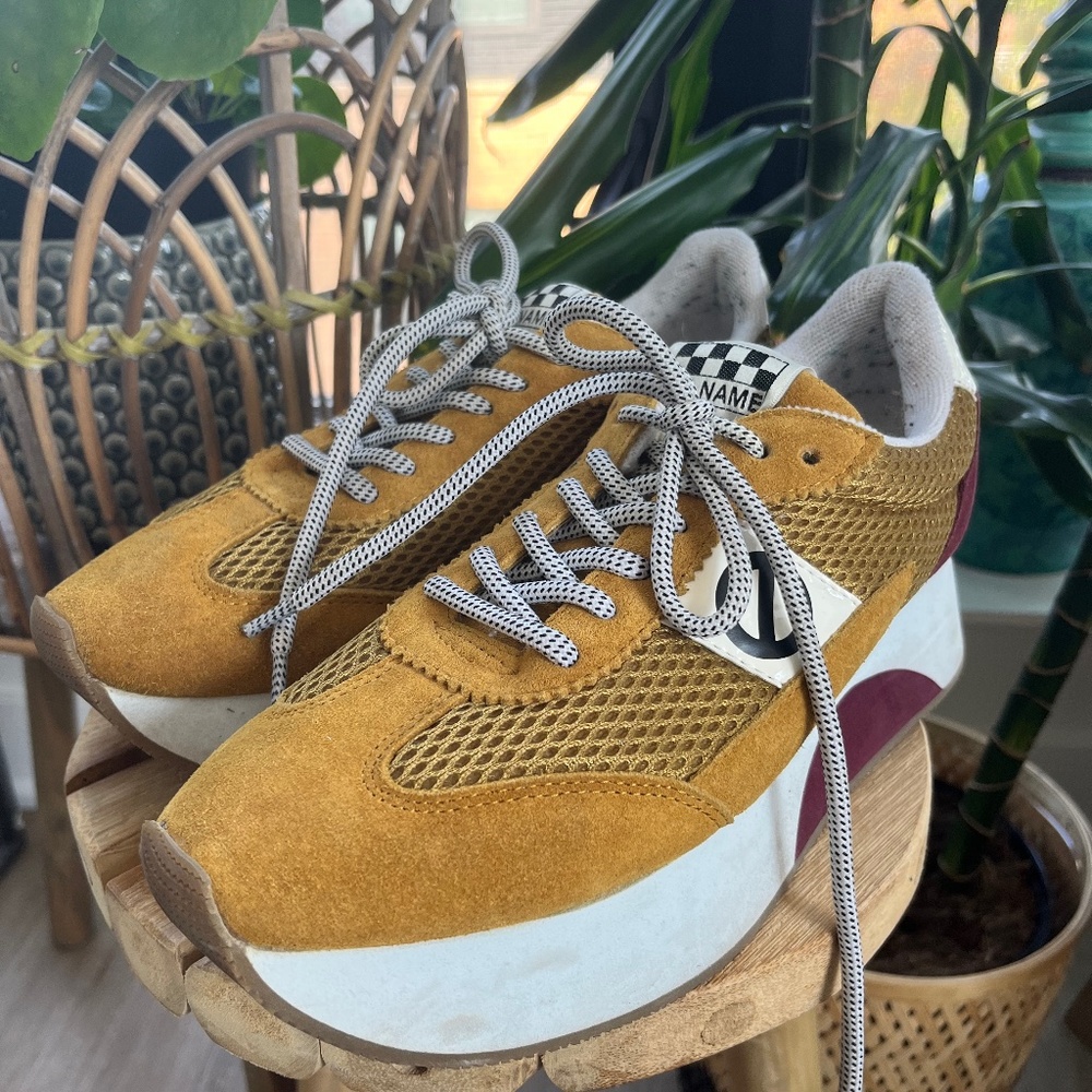 Platform sneakers
